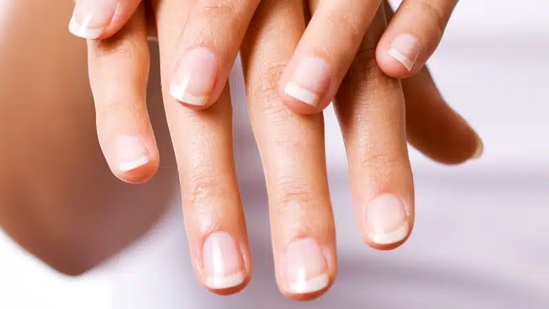 Comment embellir et soigner ses ongles courts : conseils et astuces